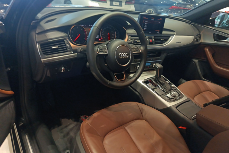 奥迪A6L 2018款 30周年年型 45 TFSI quattro 运动型中控内饰7002