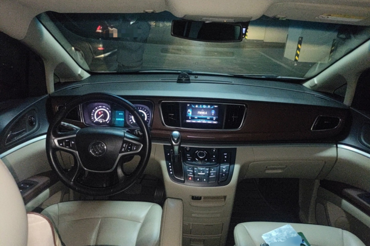 别克GL8 2017款 25S 豪华型 国V中控内饰7002
