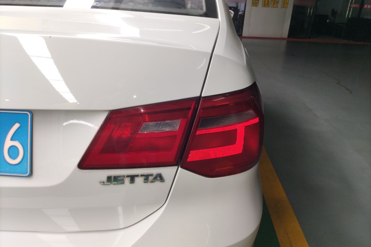 大众 捷达 2015款 1.6L 自动时尚型车身外观9