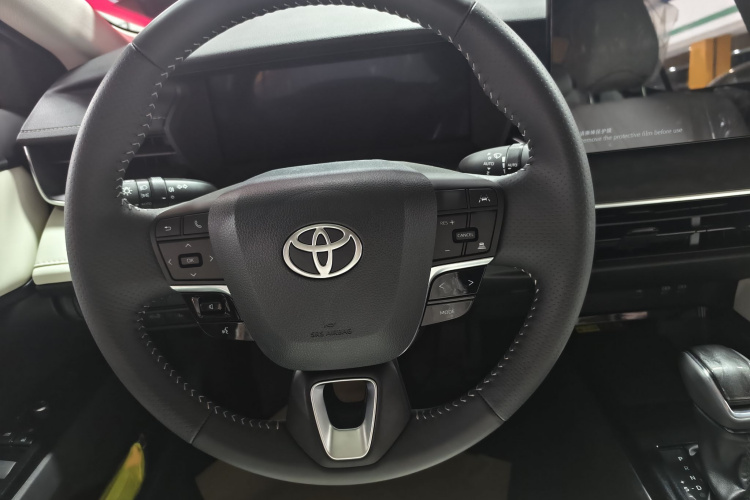 丰田 凯美瑞 2024款 双擎 2.5HG 尊贵版中控内饰7003