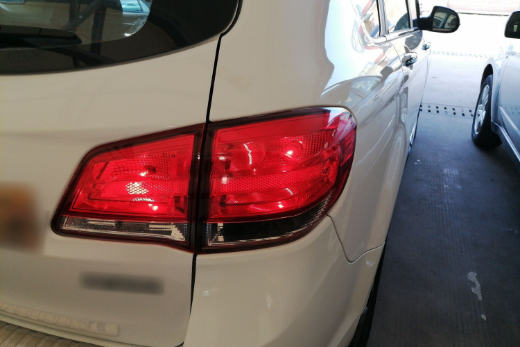 哈弗H6 2017款 经典版 1.5T 自动两驱精英型车身外观6006