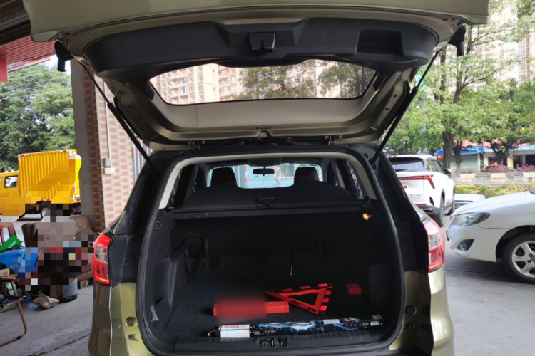 福特 翼虎 2017款 EcoBoost 180 两驱精翼型机舱底盘23