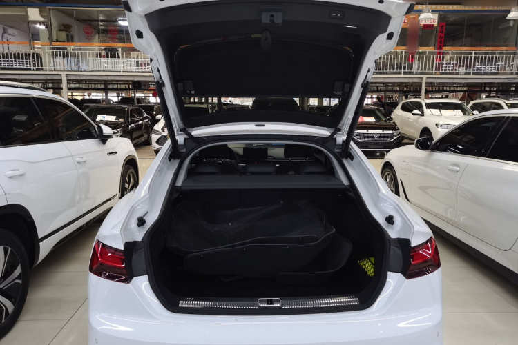奥迪A5 2023款 Sportback 40 TFSI 时尚动感型机舱底盘23