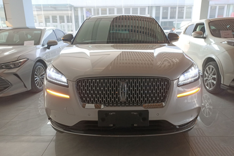 林肯 冒险家 2022款 2.0T 两驱尊享版车身外观2