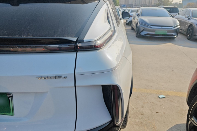 凯迪拉克 IQ锐歌 2022款 四驱高性能尊贵版车身外观6001