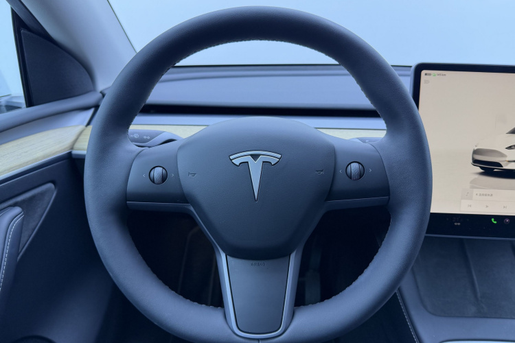特斯拉 Model Y 2022款 后轮驱动版中控内饰7005