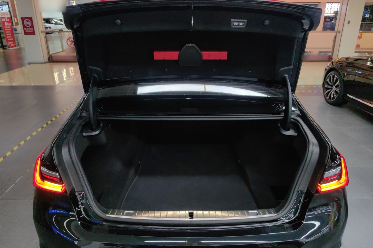 宝马7系 2019款 改款 730Li 豪华套装局部细节23