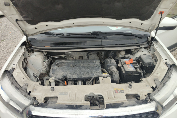 哈弗H1 2016款 改款 蓝标 1.5L 手动豪华型机舱底盘24