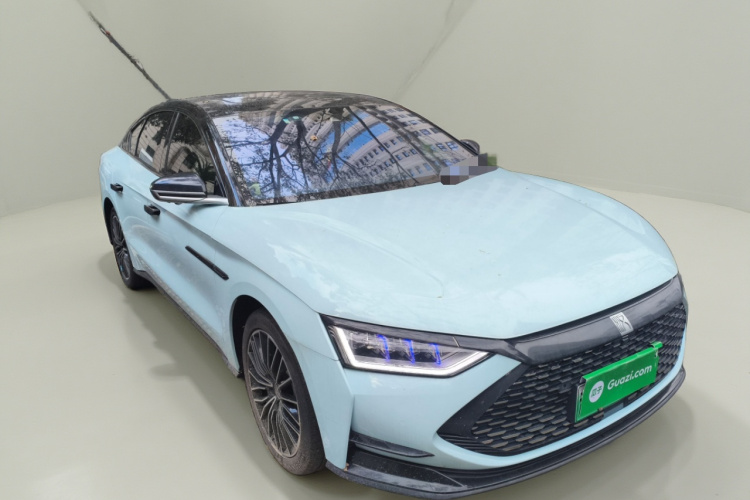 比亚迪 汉 2020款 DM 四驱性能版豪华型车身外观3