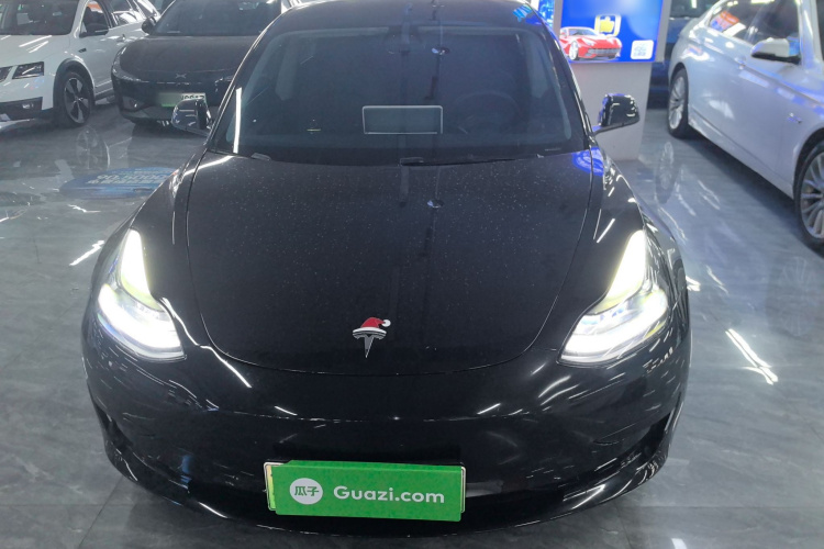 特斯拉 Model 3 2022款 后轮驱动版车身外观2