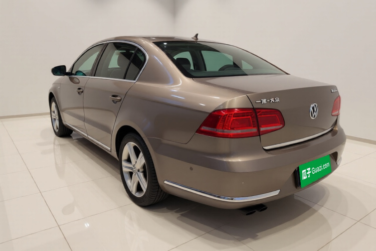 大众 迈腾 2015款 2.0TSI 尊贵型车身外观5