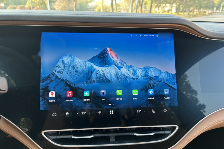 飞凡汽车 飞凡R7 2025款 长续版中控内饰7008