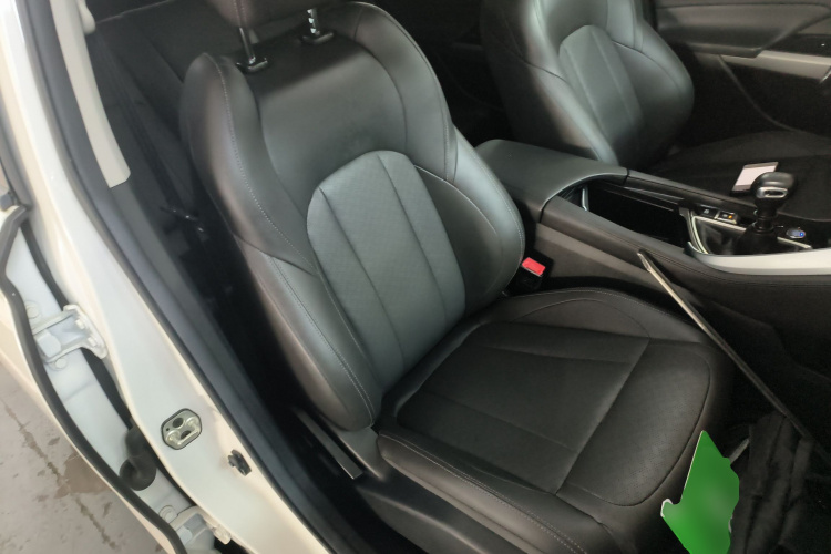 东风风神AX7 2021款 1.5T 手动质享版局部细节41