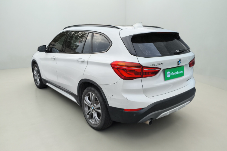 宝马X1 2019款 sDrive18Li 尊享型车身外观5