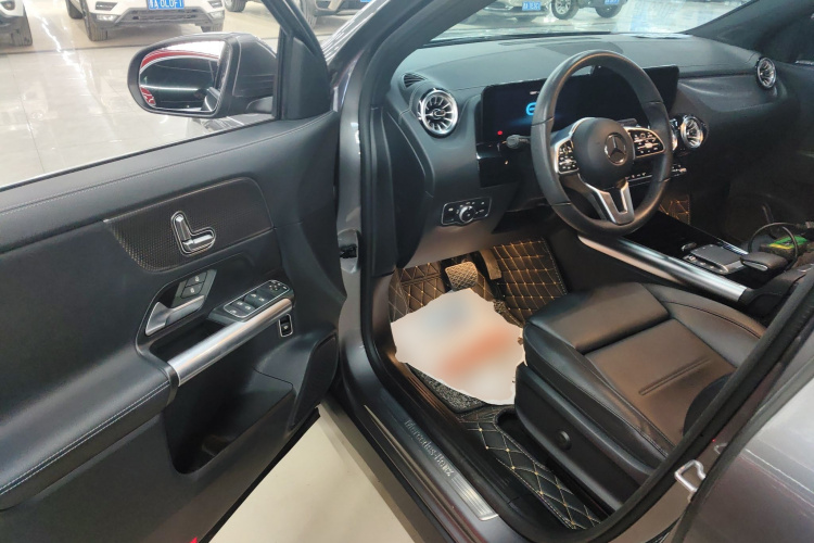 奔驰EQA 2023款 EQA 260中控内饰20