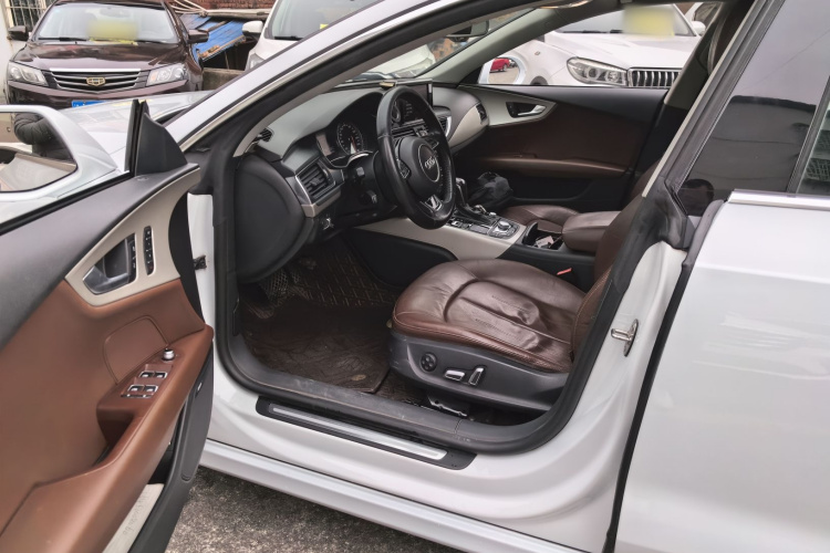 奥迪A7 2016款 40 TFSI 进取型中控内饰20