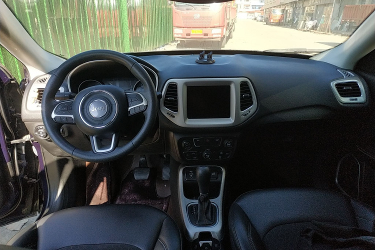 Jeep 指南者 2020款 220T 自动领先版中控内饰7002