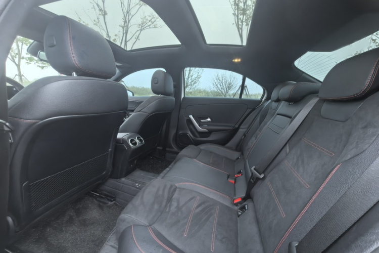 奔驰A级 2024款 改款 A 200 L 时尚型车身外观6008