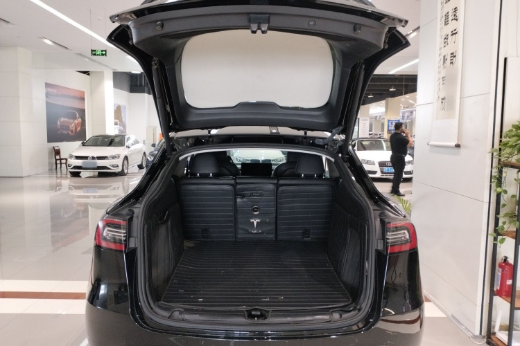 特斯拉 Model Y 2023款 长续航全轮驱动版机舱底盘23
