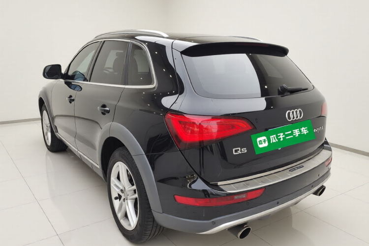 奥迪Q5 2018款 典藏版 40 TFSI 技术型车身外观5