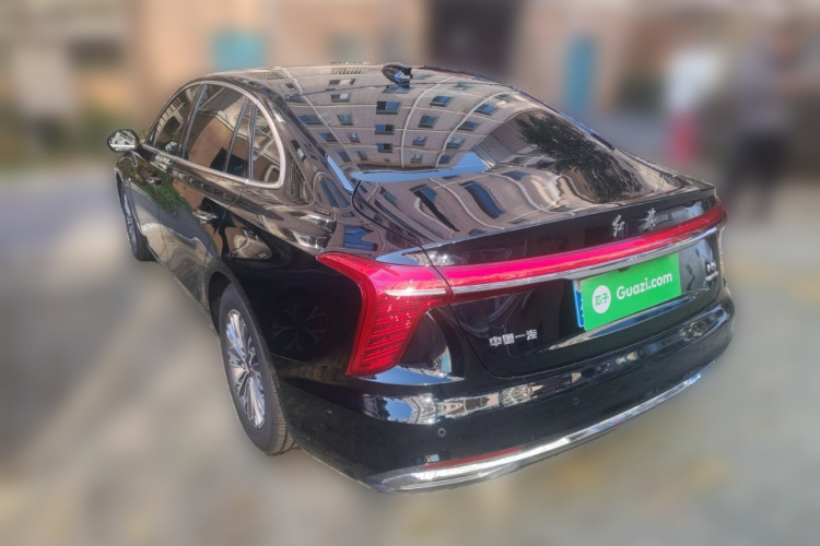 红旗H5 2023款 2.0T 自动智联旗享版车身外观5