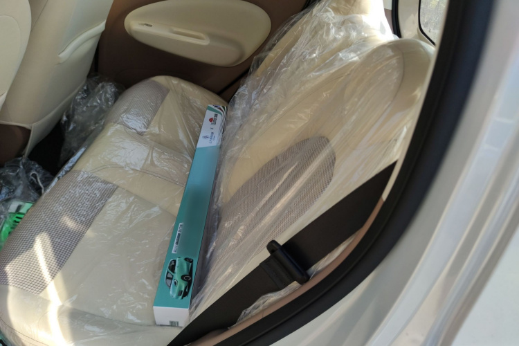 五菱汽车 宏光MINIEV 2025款 四门版 进阶款中控内饰7004