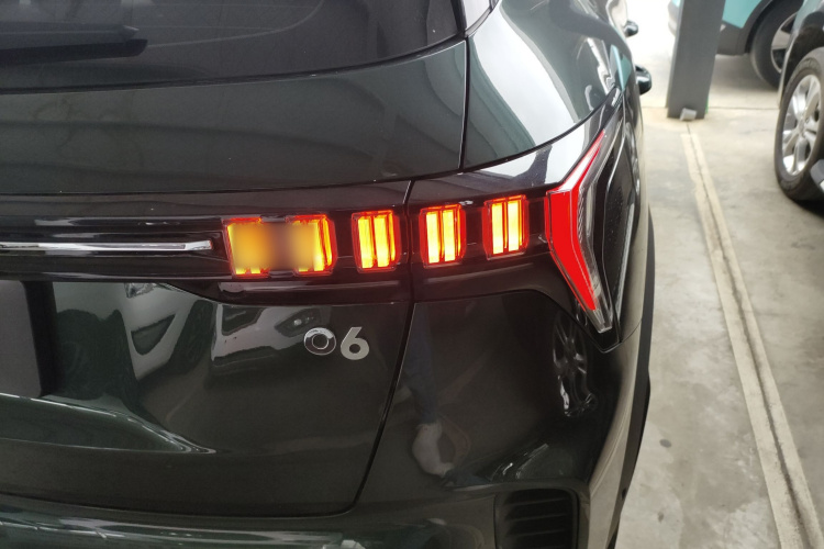 领克06 2023款 Remix 1.5T Hero车身外观9