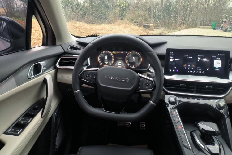 领克06 2021款 1.5T Shero粉色特别版中控内饰13