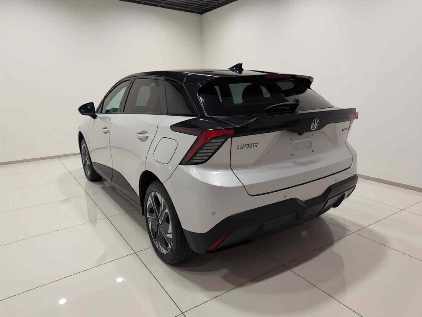 名爵 MG4 EV 2023款 415km 出海冠军版(3)