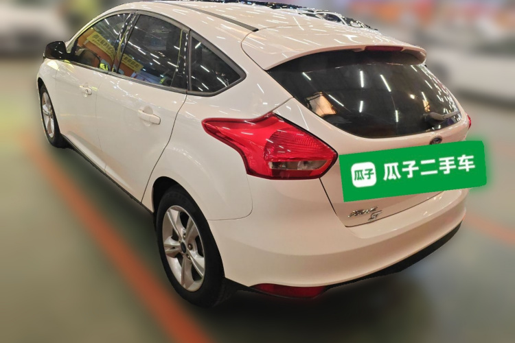 福特 福克斯 2015款 两厢 1.6L 自动舒适型车身外观5