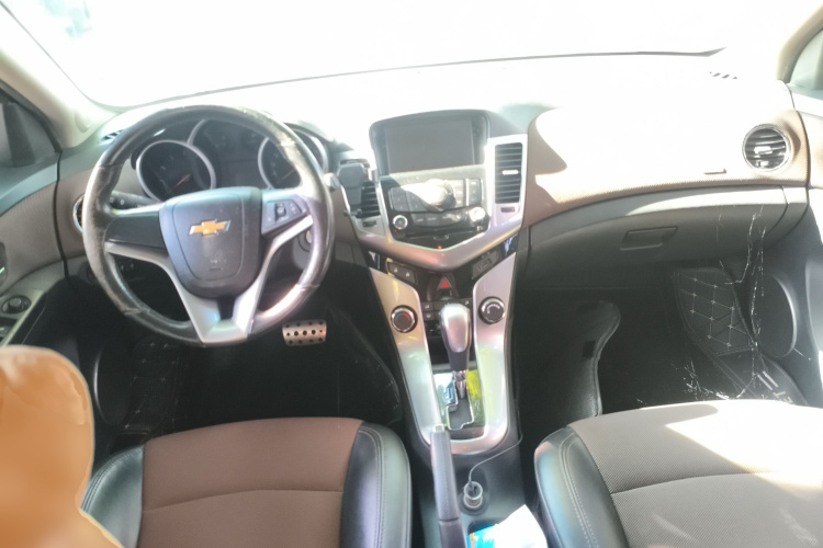 雪佛兰 科鲁兹 2013款 掀背 1.6L 自动豪华型中控内饰12