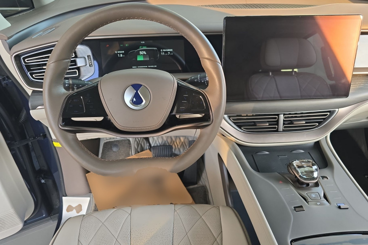 腾势D9 2024款 DM-i 980 四驱旗舰型中控内饰13