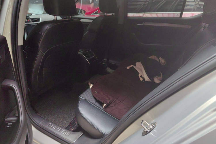 斯柯达 速派 2016款 TSI280 DSG创行版中控内饰7001