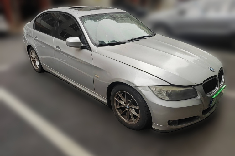 宝马3系 2011款 318i 领先型车身外观3