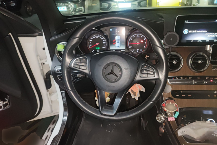 奔驰GLC轿跑 2018款 GLC 260 4MATIC 轿跑SUV中控内饰13