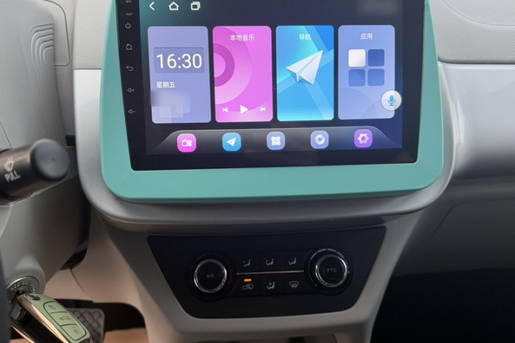 江铃集团新能源 易至EV2 2024款 201km 舒适型中控内饰7004