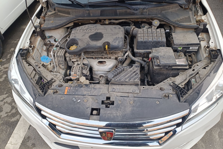 荣威360 2018款 PLUS 1.5L 自动尊享版机舱底盘24