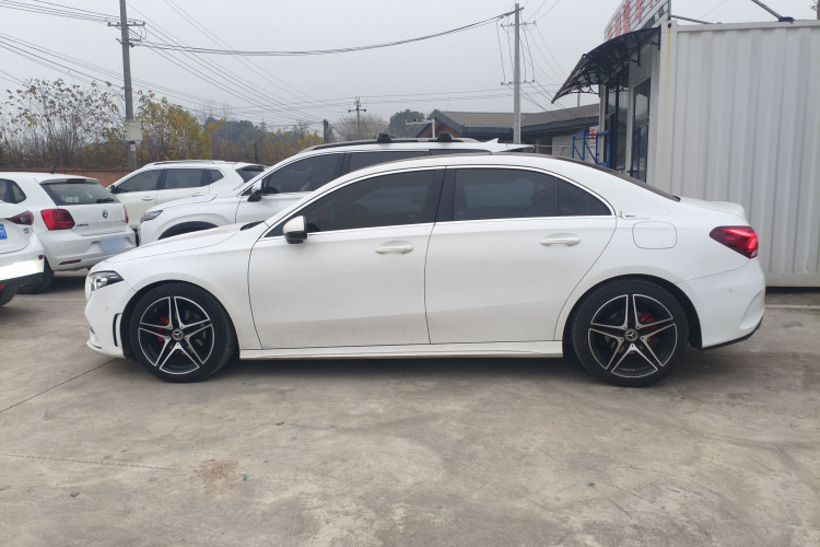 奔驰A级 2020款 改款二 A 180 L 运动轿车车身外观6003