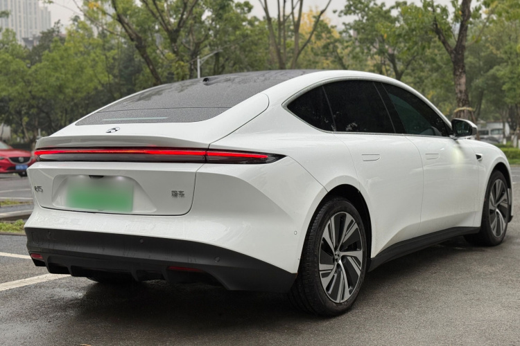 蔚来ET5 2024款 75kWh车身外观6005