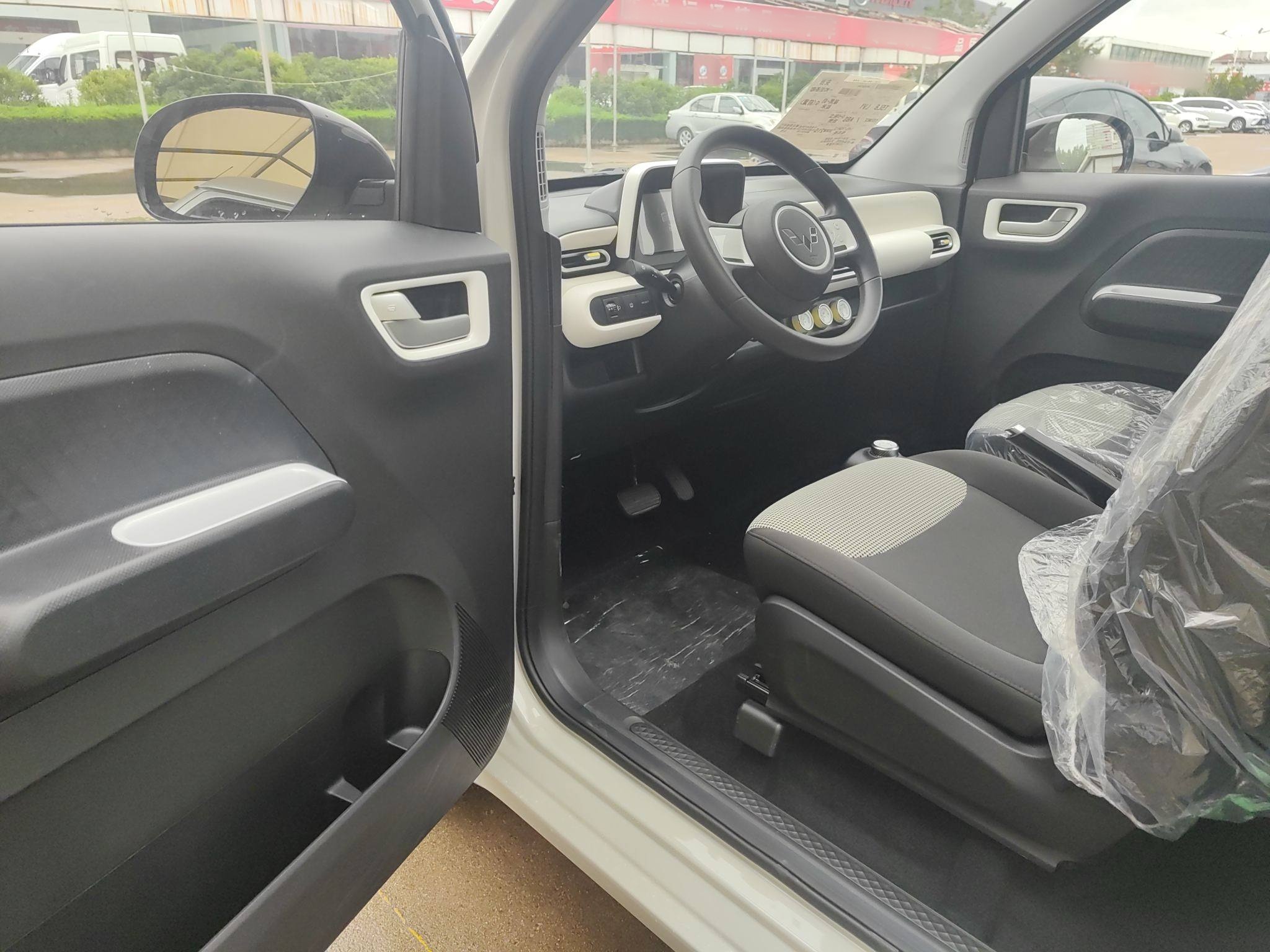 五菱汽车 宏光MINIEV 2024款 第三代 215km 青春版