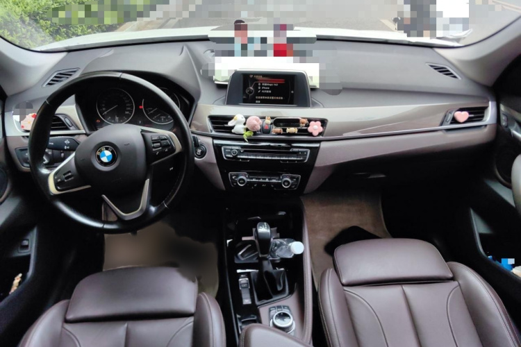 宝马X1 2018款 xDrive20Li 尊享型中控内饰7002