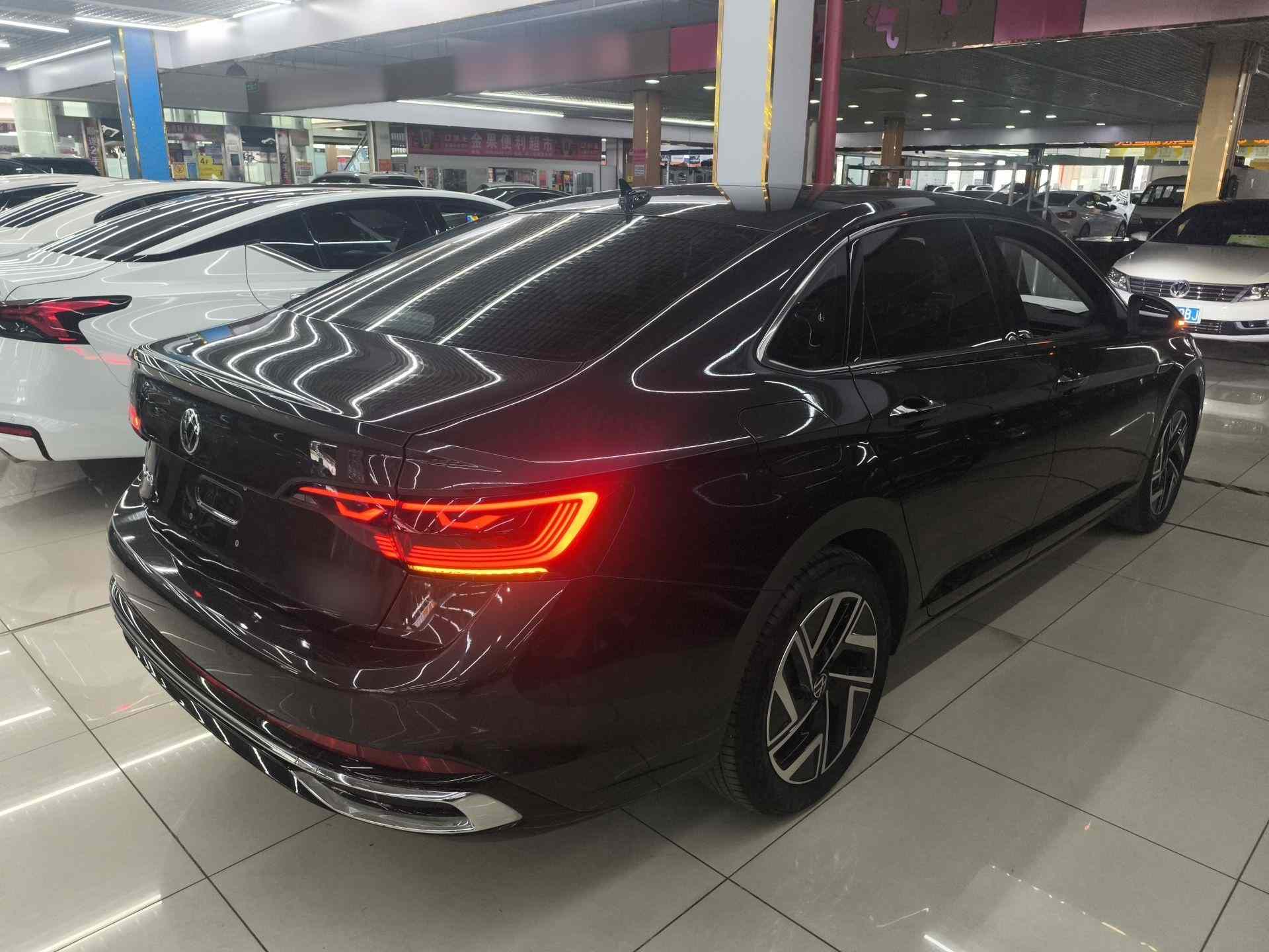 大众 速腾 2025款 300TSI DSG超越版(4)