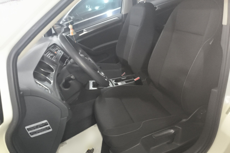 大众 高尔夫 2016款 1.6L 手动时尚型局部细节19