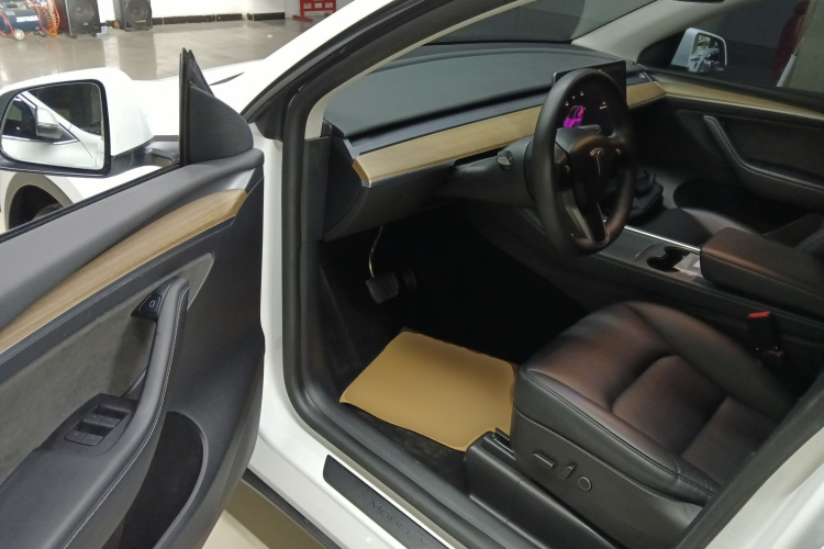 特斯拉 Model Y 2021款 标准续航后驱版中控内饰20
