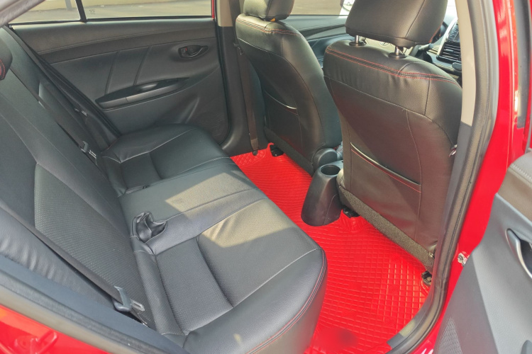 丰田 威驰 2014款 1.5L 自动智臻版局部细节9004