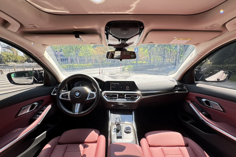 宝马3系 2022款 325Li M运动套装中控内饰7001