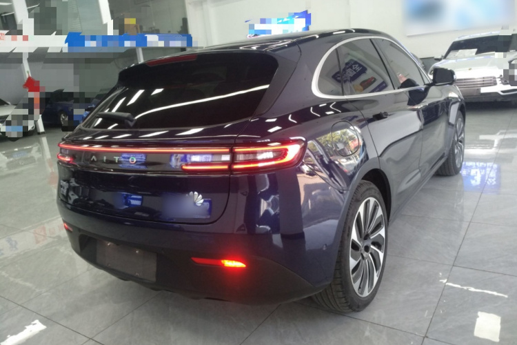 鸿蒙智行 问界M5 2022款 增程后驱标准版车身外观7