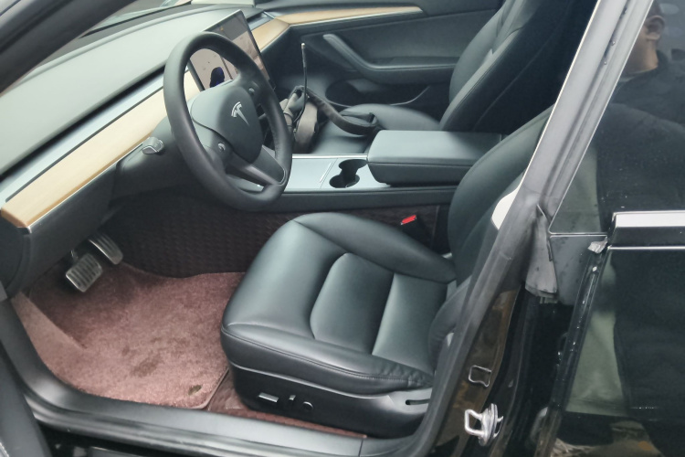 特斯拉 Model 3 2021款 标准续航后驱升级版中控内饰19