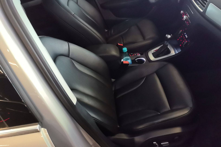 奥迪Q3 2018款 30周年年型 30 TFSI 时尚型局部细节41