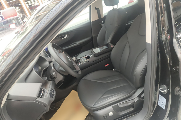 红旗E-QM5 2023款 改款 基础出行版中控内饰19